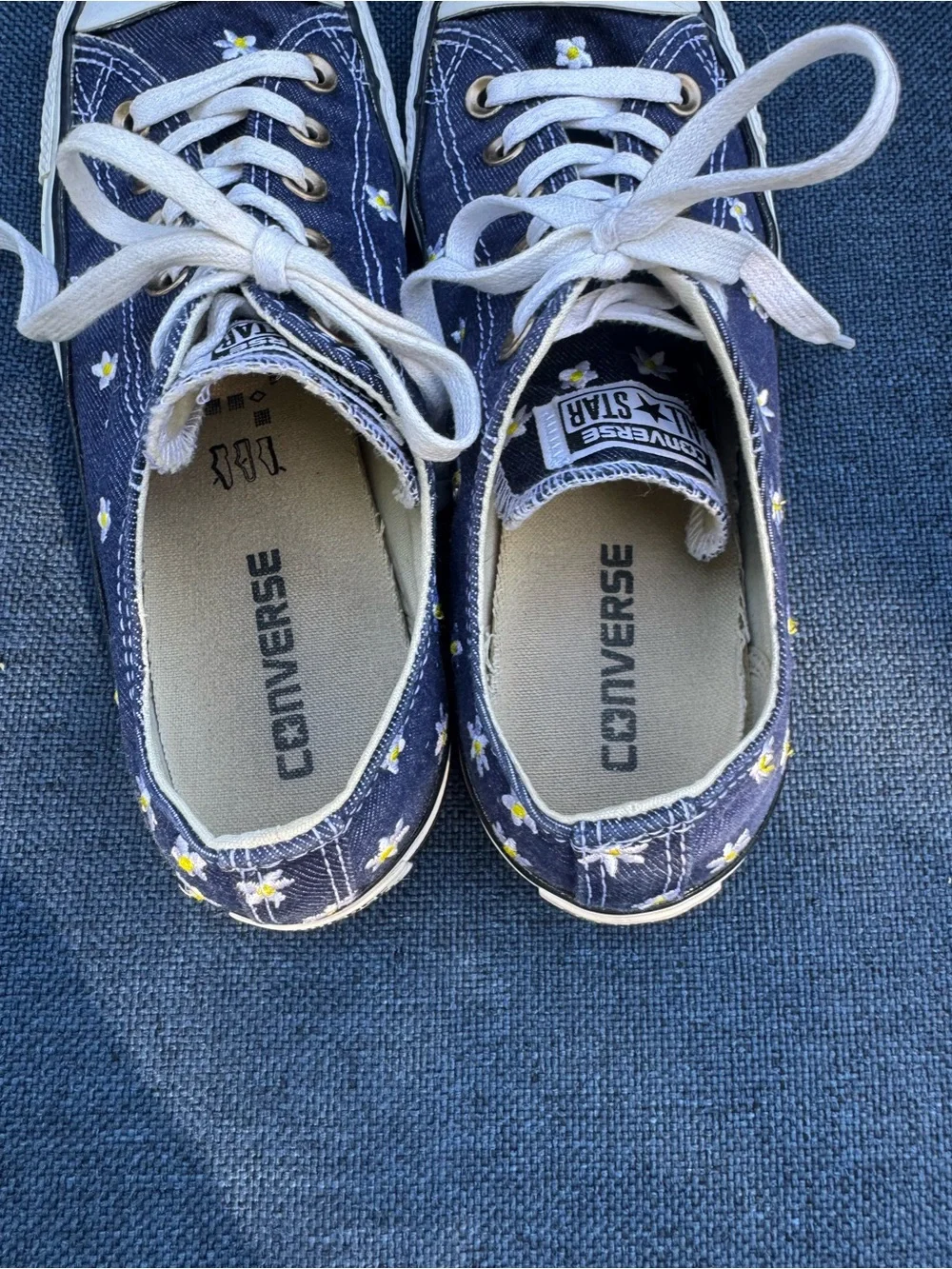 Converse Chuck Taylor All Star Daisy Print Sneakers - Picture 5 of 7